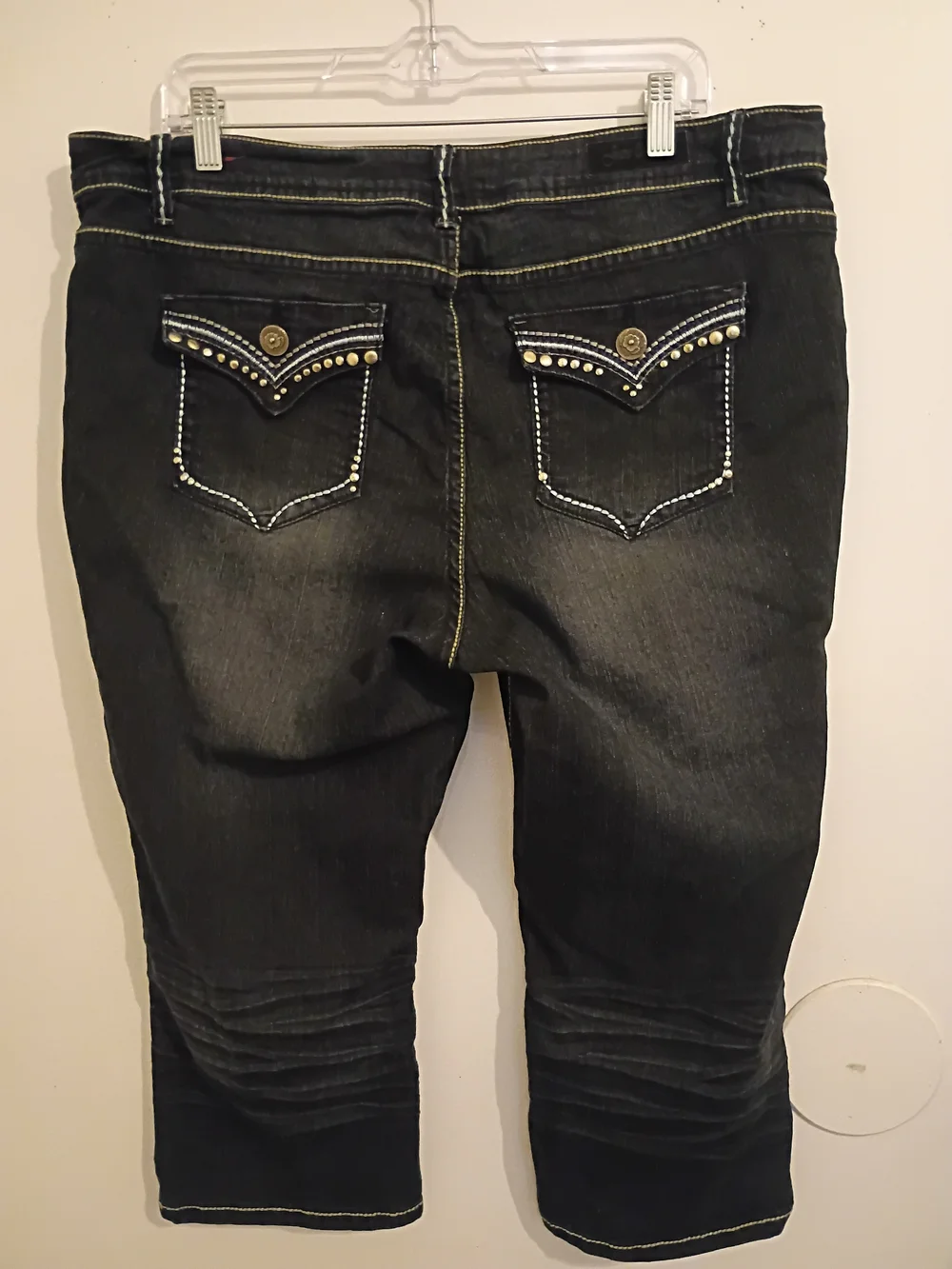 Jeans Colony Women's Dark Wash Cropped Jeans with Studs On Pockets Sz 18